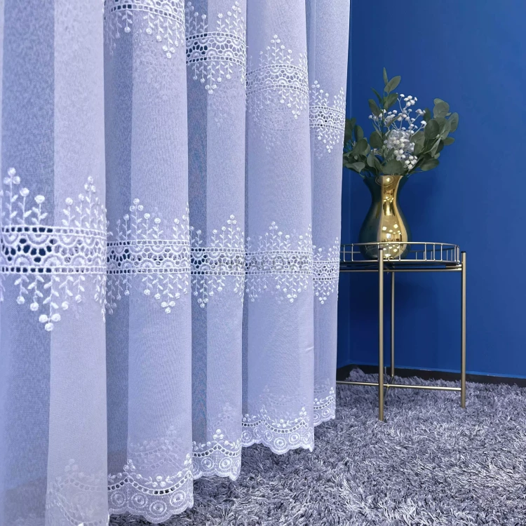 firana-haftowana-claudia-elegancka-dwa-poziome-pasy-wys-180-cm (3).webp