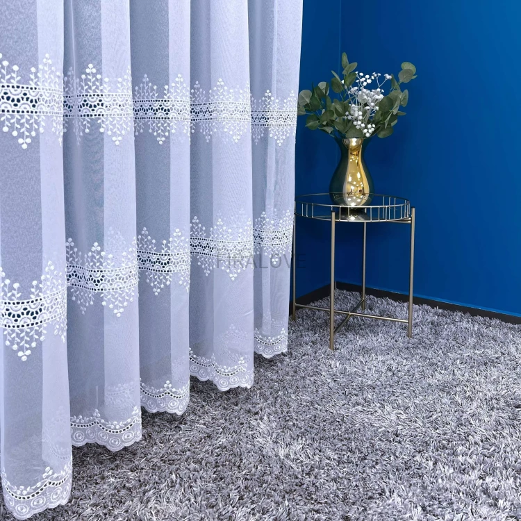 firana-haftowana-claudia-elegancka-dwa-poziome-pasy-wys-180-cm (1).webp