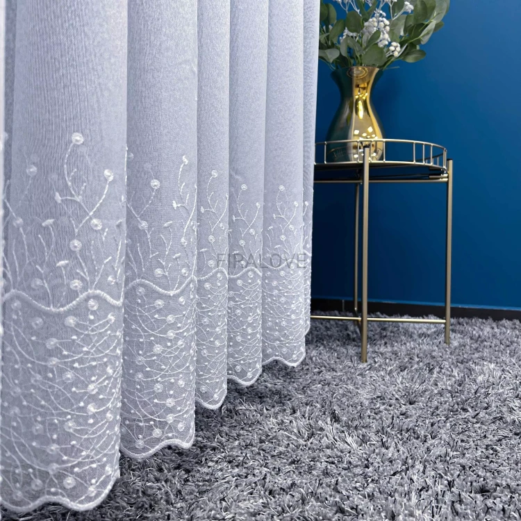 firana-haftowana-rita-na-markizecie-delikatne-zdobienie-wys-270-cm (6).webp